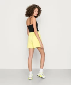 Lacoste Short - Jaune Fluo 7 Lacoste Short - Jaune Fluo -Lacoste Soldes Magasin e9949b99f3104e79a614acee88c4f8f9
