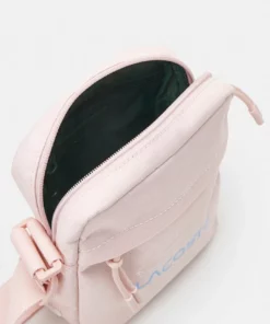 Lacoste UNISEX EXCLUSIVE - Sac Bandoulière - Nidus Blanc Pano -Lacoste Soldes Magasin f7ca49c82f594946954b3e10ee302557