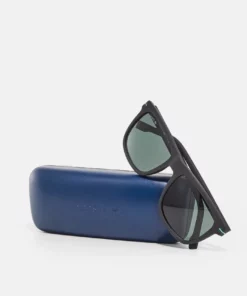 Lacoste Lunettes De Soleil - Matte Black -Lacoste Soldes Magasin fdf6383ca2134d4aa6ddb11f84ea69af